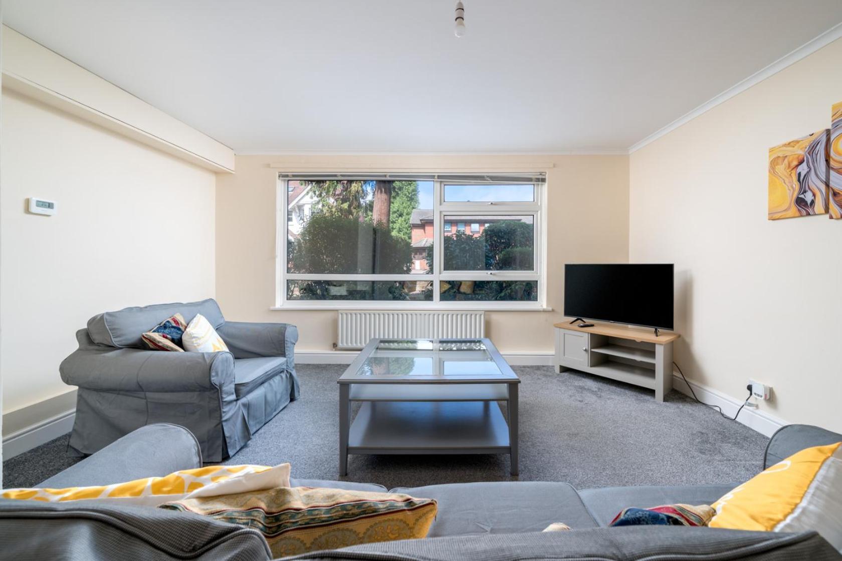 Redhill Surrey 2 Bedroom Pet Friendly Apartment By Sublime Stays Exteriér fotografie