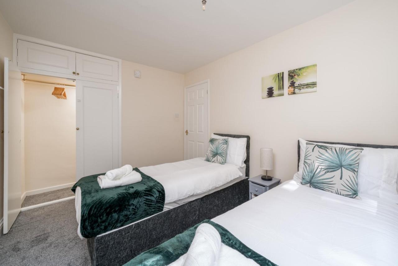 Redhill Surrey 2 Bedroom Pet Friendly Apartment By Sublime Stays Exteriér fotografie