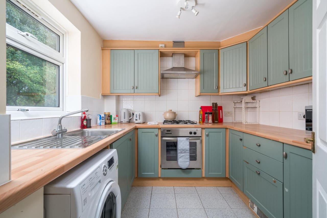 Redhill Surrey 2 Bedroom Pet Friendly Apartment By Sublime Stays Exteriér fotografie