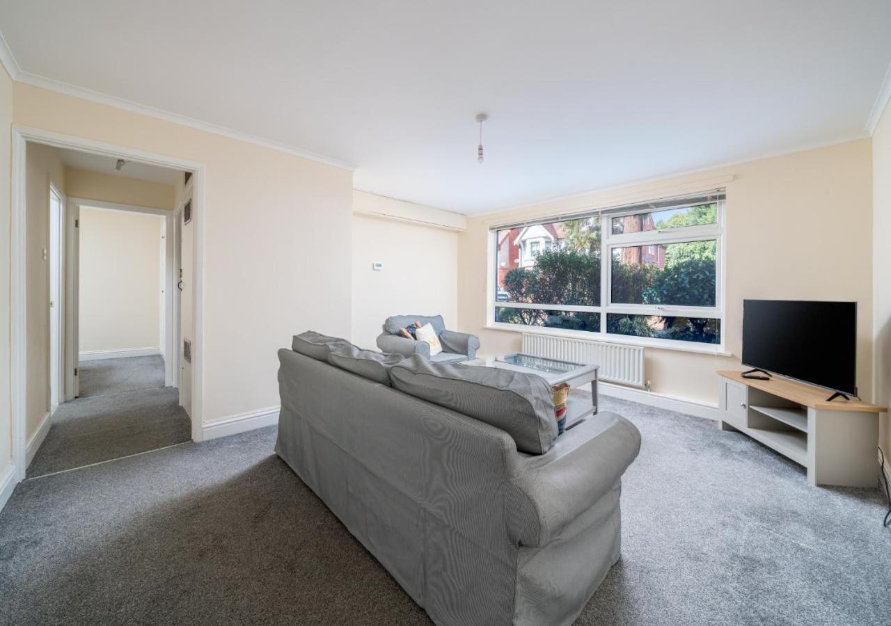 Redhill Surrey 2 Bedroom Pet Friendly Apartment By Sublime Stays Exteriér fotografie
